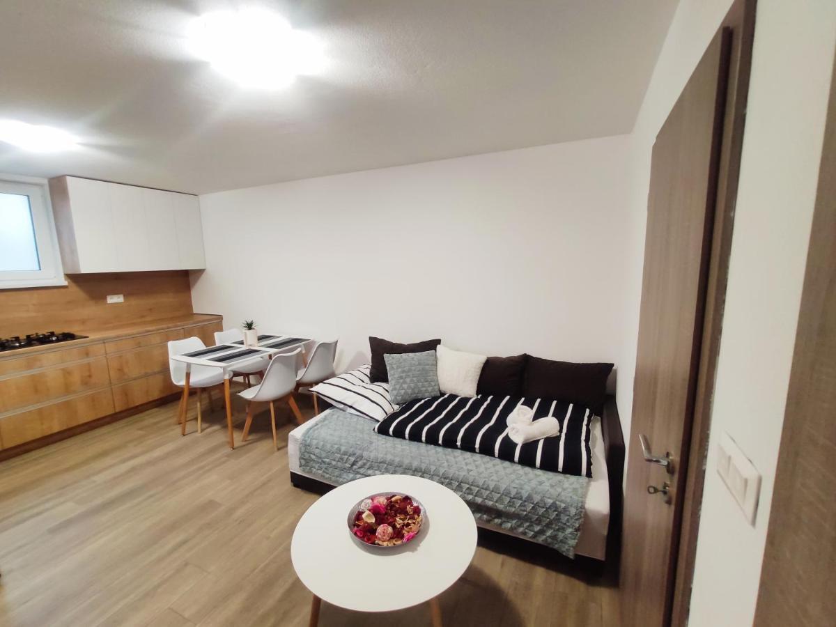 Apartament Milan&Eva Svätý Jur Zewnętrze zdjęcie
