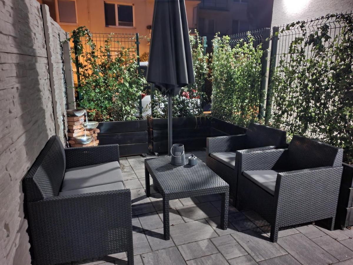 Apartament Milan&Eva Svätý Jur Zewnętrze zdjęcie
